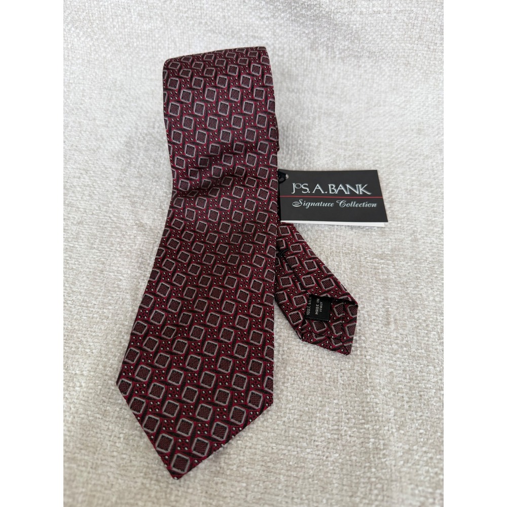 Jos A Bank Signature Collection Red Geometric Silk Tie Made in Italy NWT